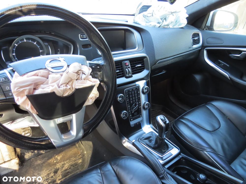 VOLVO V40 II 2.0 D4 D4204T14 LAKIER 498-46 NA CZĘŚCI - 14