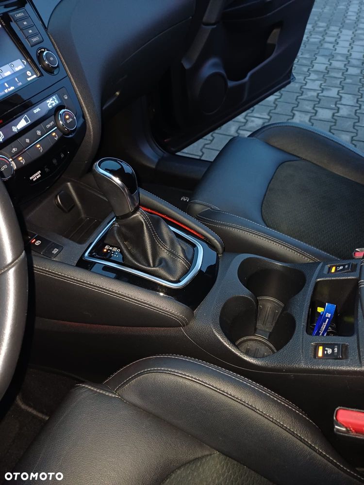 Nissan Qashqai 1.3 DIG-T N-Connecta DCT - 22