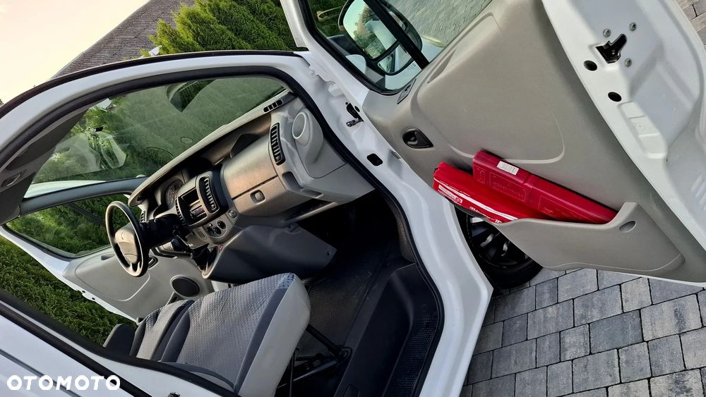 Renault Trafic - 12