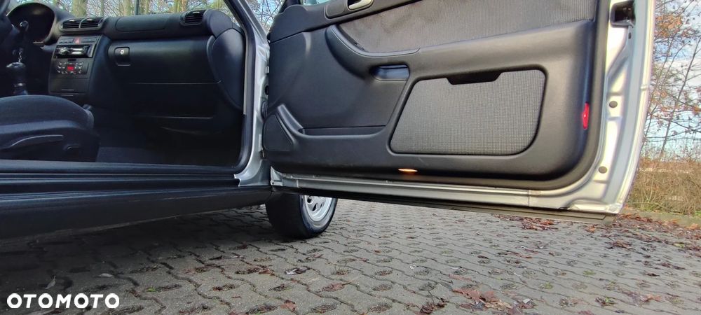 Audi A3 3-drzwiowe 1.6 Ambiente - 23