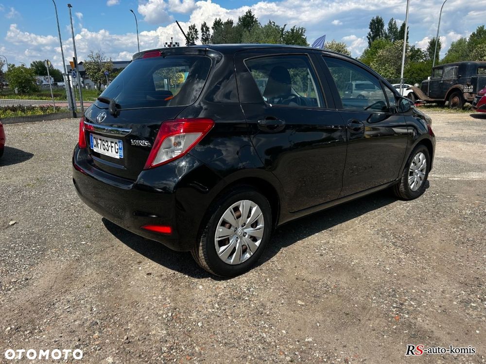 Toyota Yaris - 10