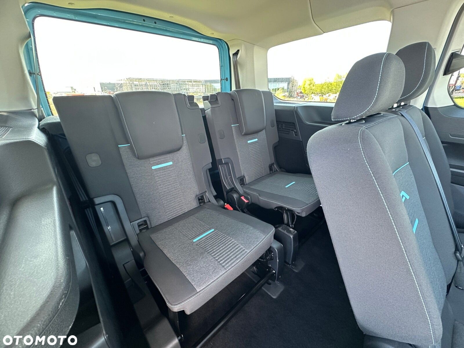 Ford Tourneo Connect Grand - 13