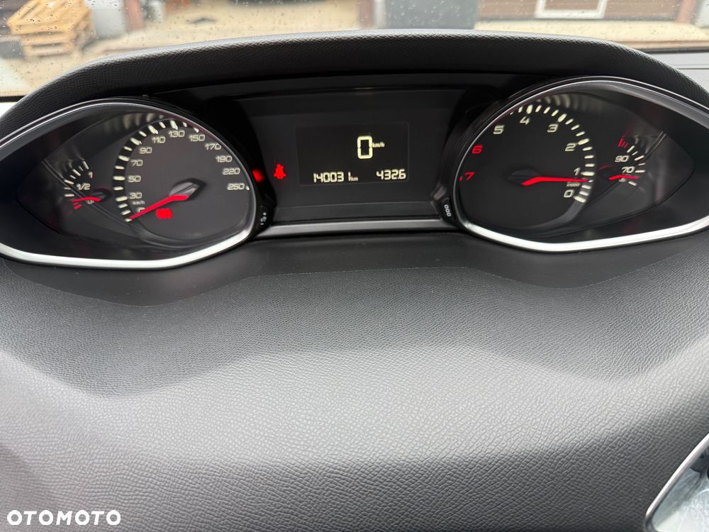 Peugeot 308 1.2 PureTech Access S&S - 21