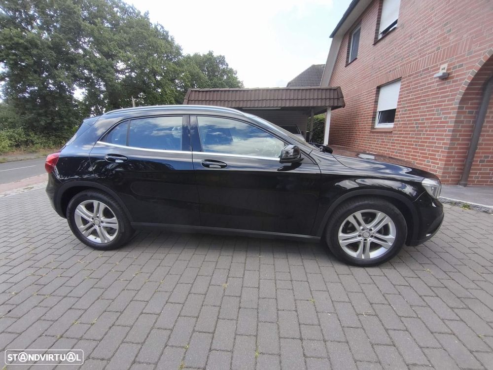 Mercedes-Benz GLA 180 d Urban Aut. — fotografia 3