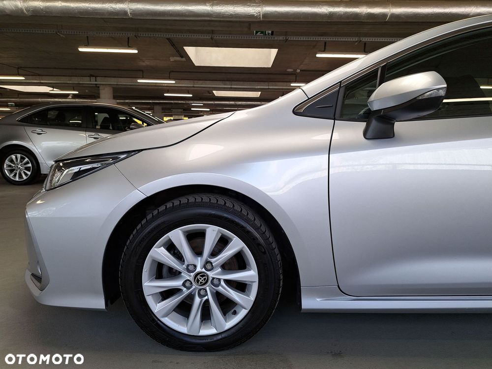 Toyota Corolla 1.8 Hybrid Comfort - 38