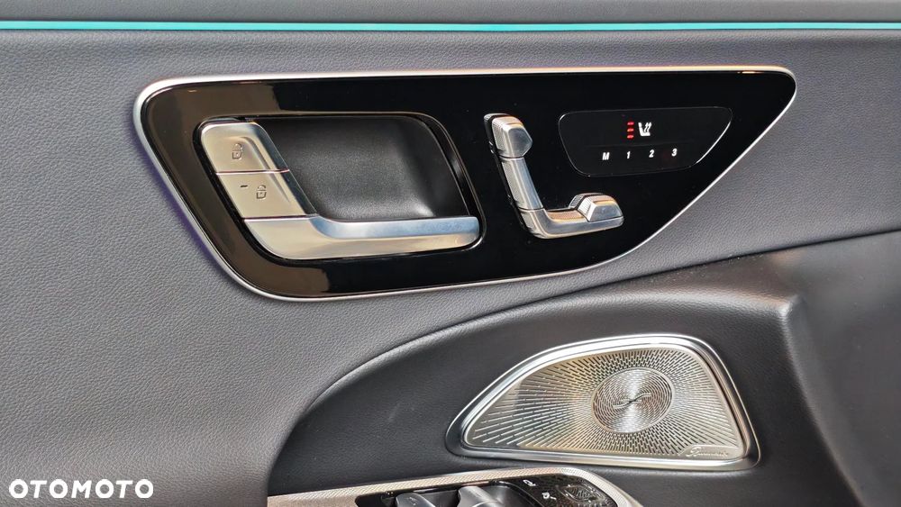 Mercedes-Benz Klasa E 300 de PHEV 4-Matic AMG 9G-Tronic - 9