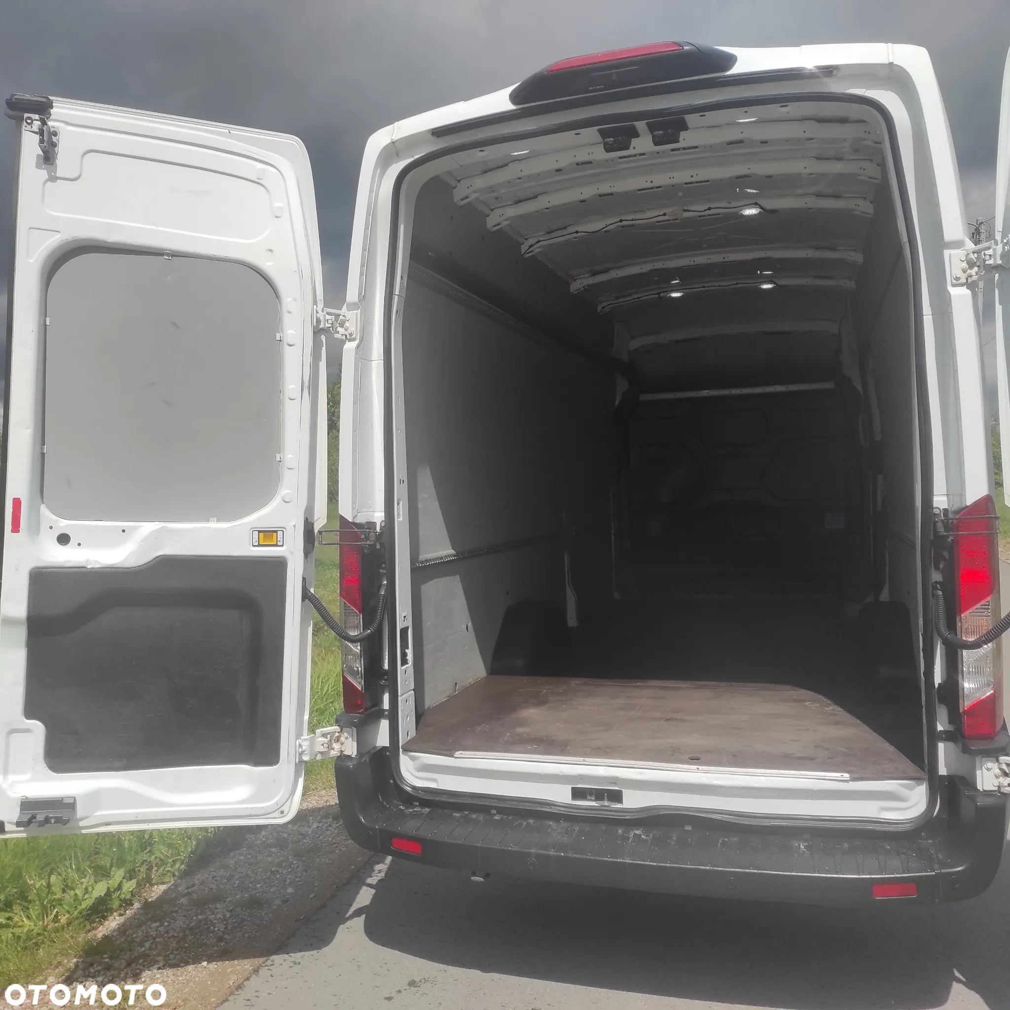 Ford Transit - 18