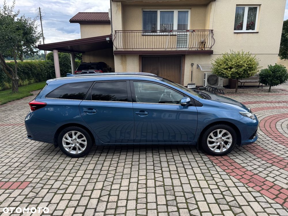 Toyota Auris 1.6 Prestige - 17