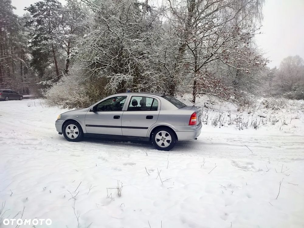 Opel Astra 1.4 GL / Club - 4