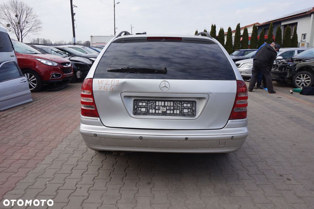 MERCEDES C-KLASA W203 KOMBI 2003 744 2.2 CDI OM646963 143KM 722699 SREBRNY na części - 4