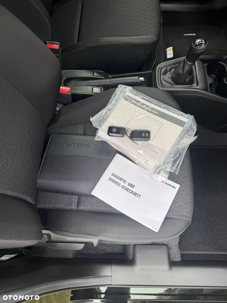 Suzuki Swift 1.2 Dualjet Hybrid MT Club - 28