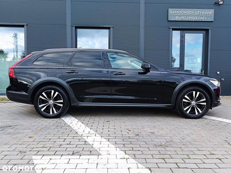 Volvo V90 Cross Country - 5