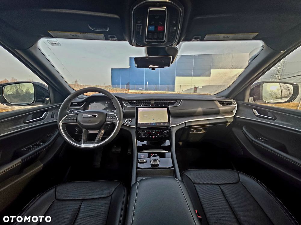 Jeep Grand Cherokee - 17