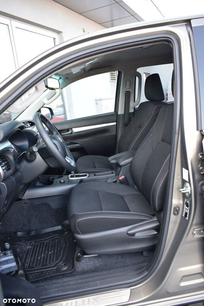 Toyota Hilux 2.8 D-4D mHEV Double Cab Executive 4x4 - 13
