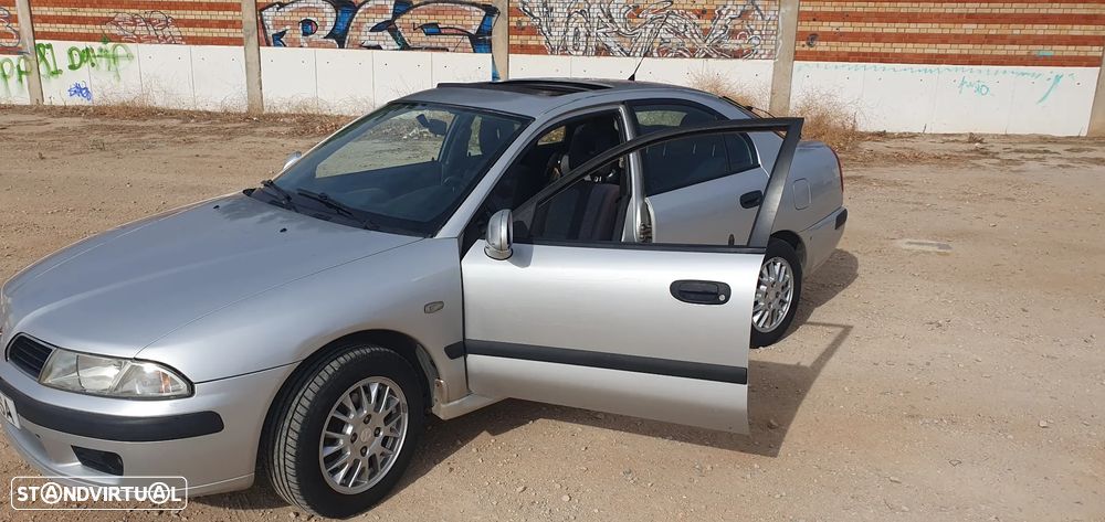 Mitsubishi Carisma HB 1.6 Avance - 1