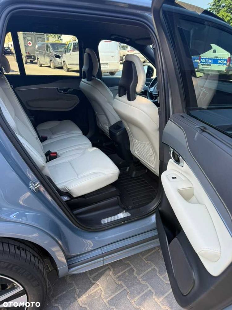 Volvo XC 90 - 7