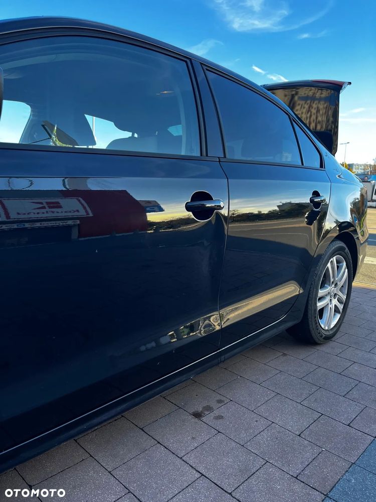 Volkswagen Jetta - 10