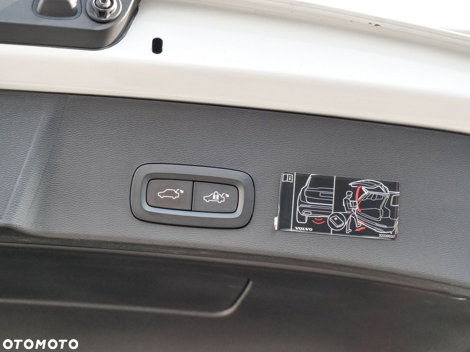 Volvo XC 40 - 32