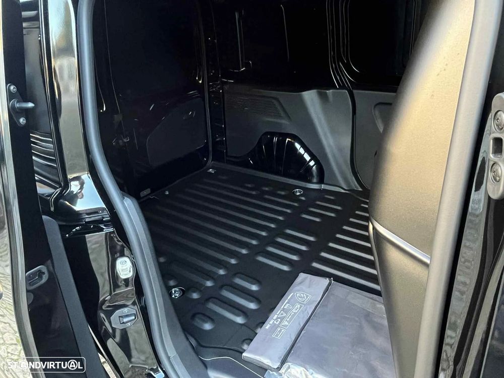 Peugeot Partner Standard 1.5 BlueHDi 130cv EAT8 (caixa automática) - 32