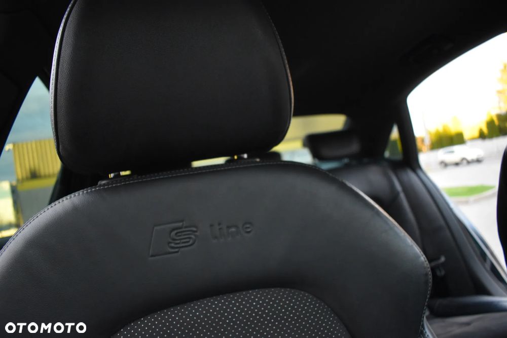 Audi A4 Limousine - 12