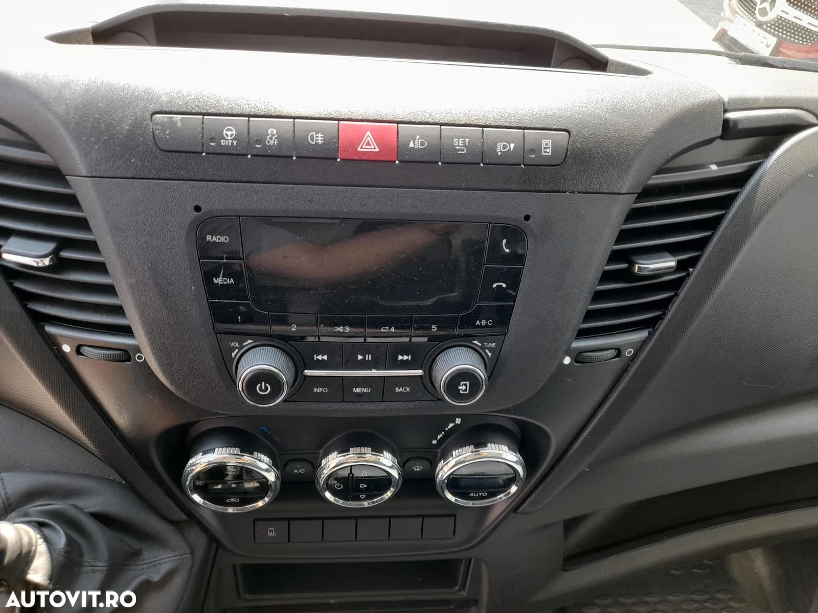 Iveco Daily 35C16H3.0 BOX+LIFT - 15