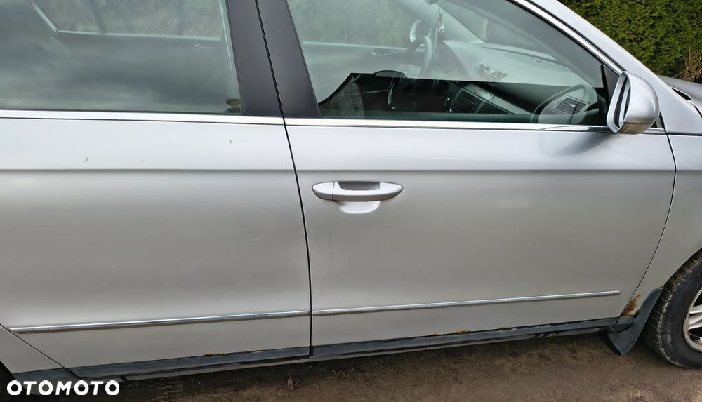 Volkswagen Passat - 4