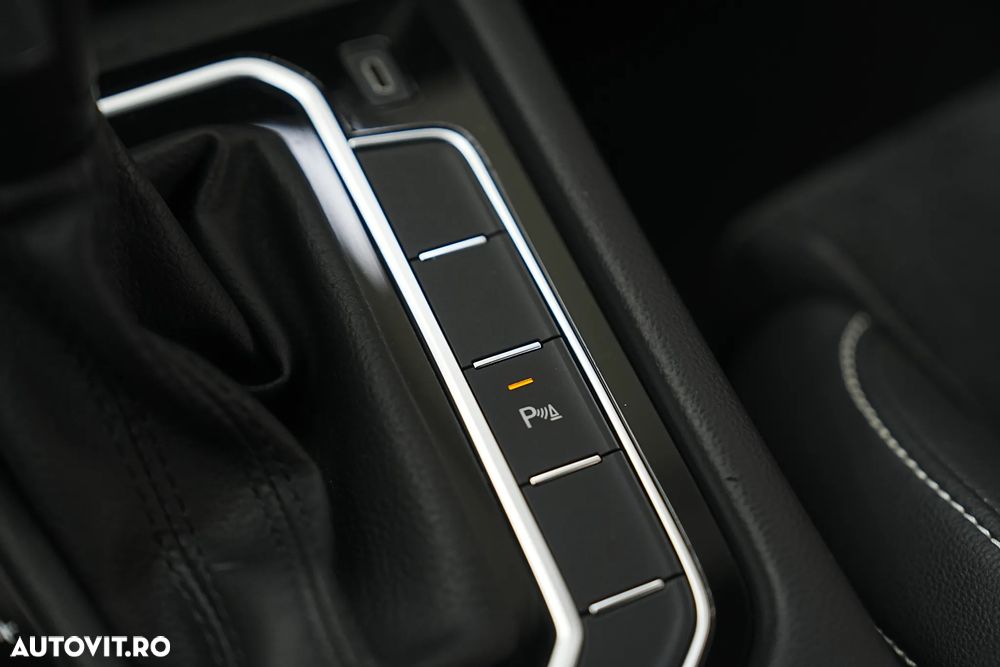 Volkswagen Passat - 38