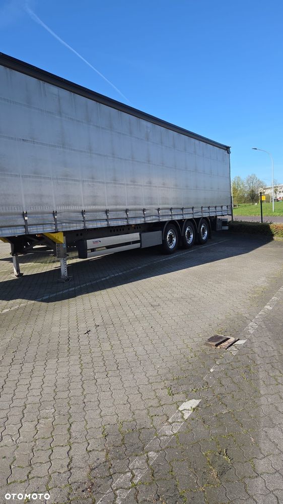 Schmitz Cargobull Joloda/podnoszony dach/ - 2