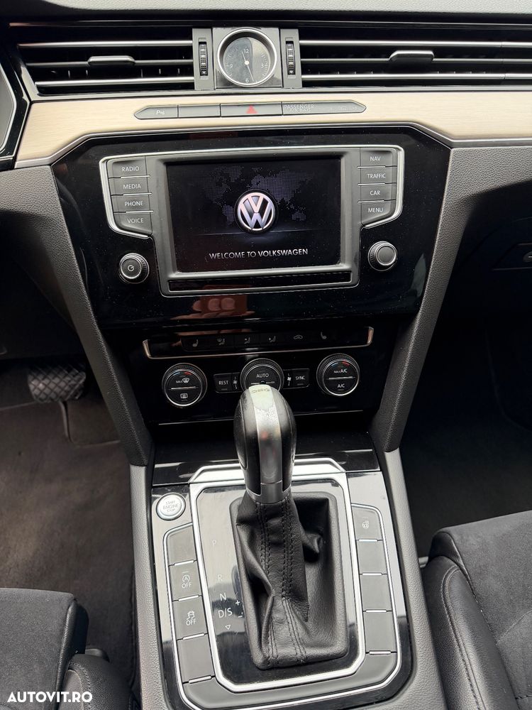 Volkswagen Passat Variant 2.0 TDI SCR DSG Highline - 18