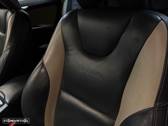 Volvo XC 60 2.0 D3 R-Design Geartronic - 12