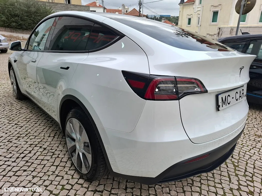 Tesla Model Y Long Range Dual Motor AWD - 4