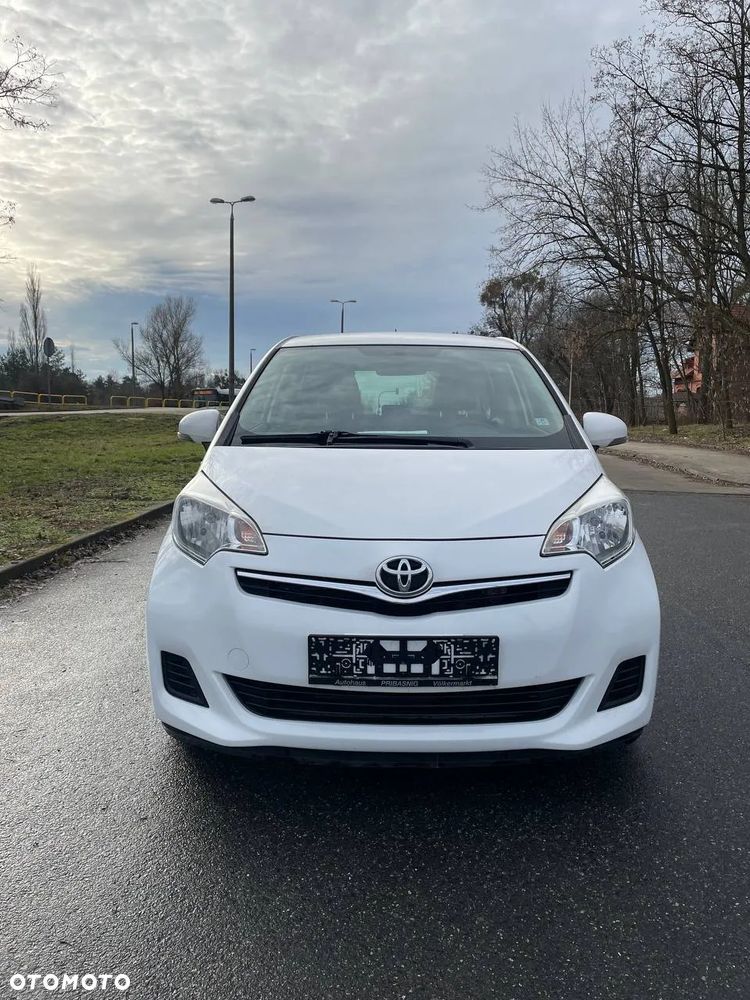 Toyota Verso S 1.4 D-4D Premium - 3