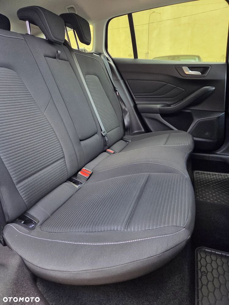 Ford Focus 1.5 EcoBoost Titanium - 16