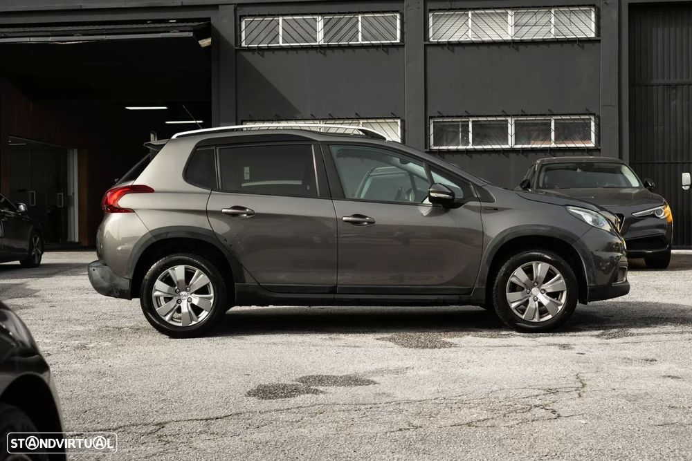 Peugeot 2008 1.2 Allure - 2