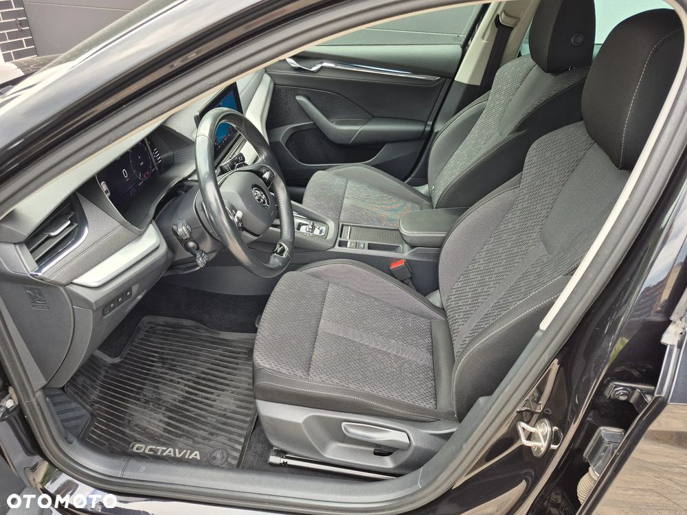 Skoda Octavia 2.0 TDI SCR Style DSG - 6