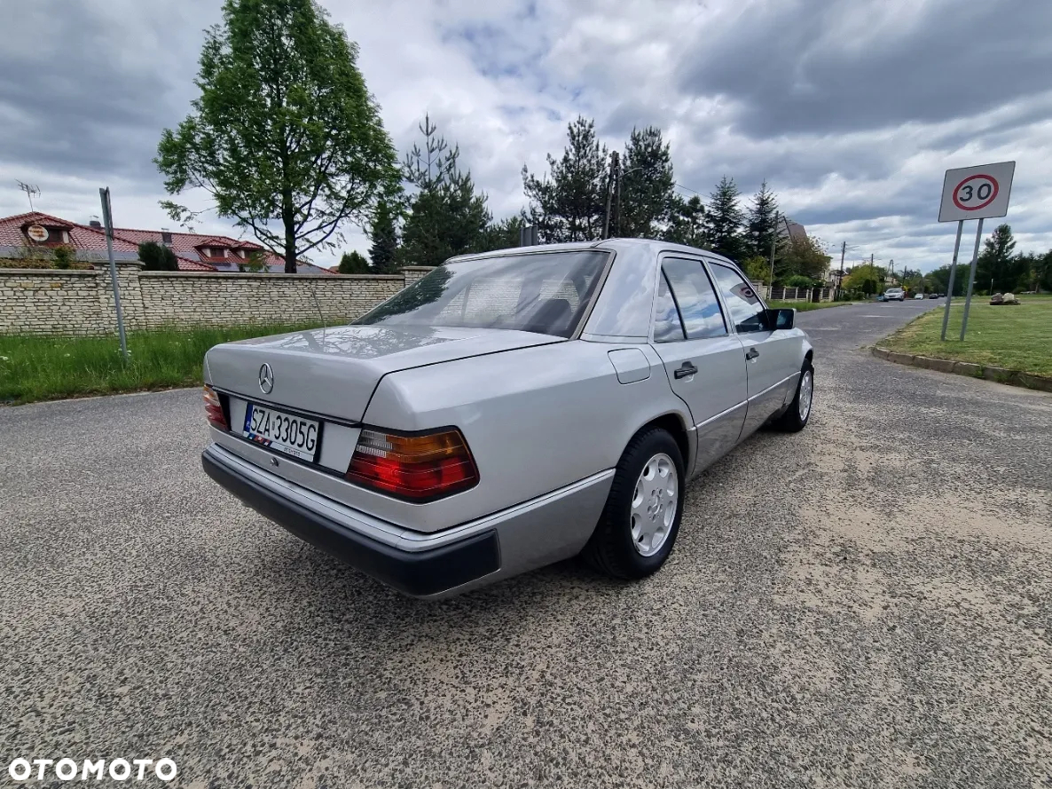Mercedes-Benz W124 (1984-1993) - 40