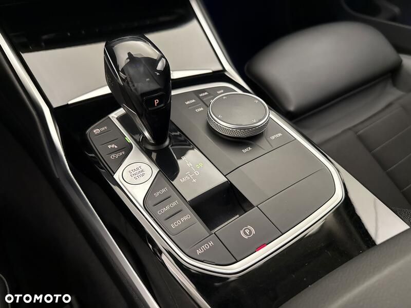 BMW Seria 3 320i Sport Line - 17