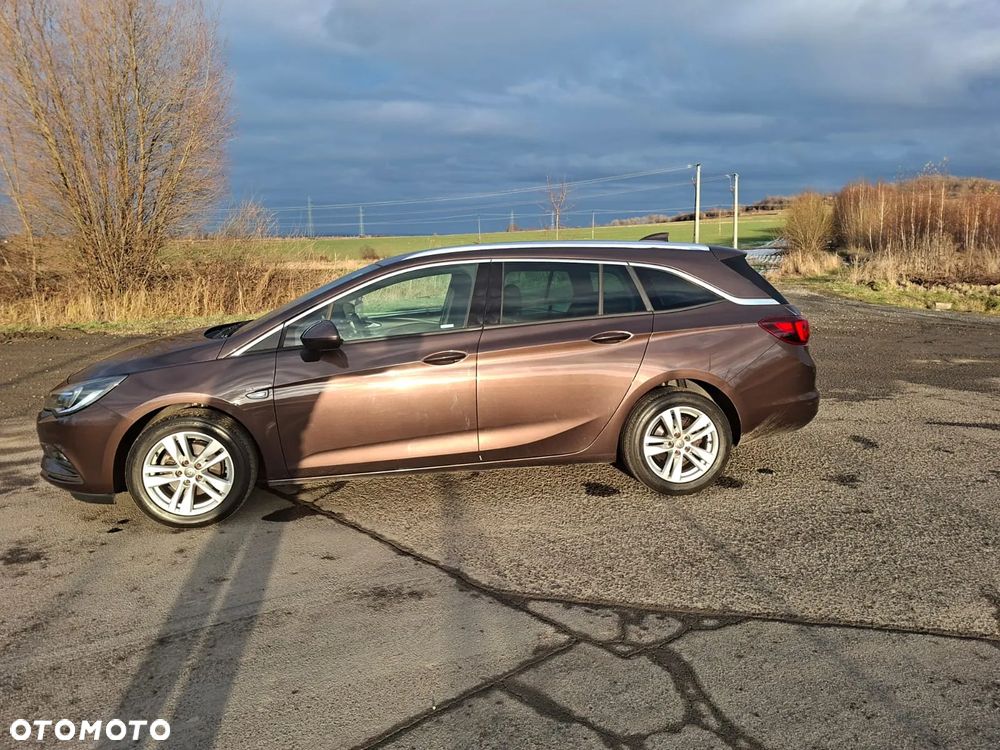 Opel Astra 1.4 Turbo Business - 26