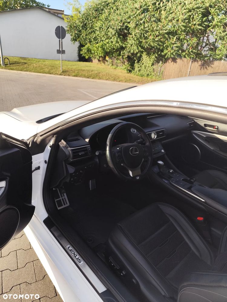 Lexus RC 200t / 300 F Sport - 13