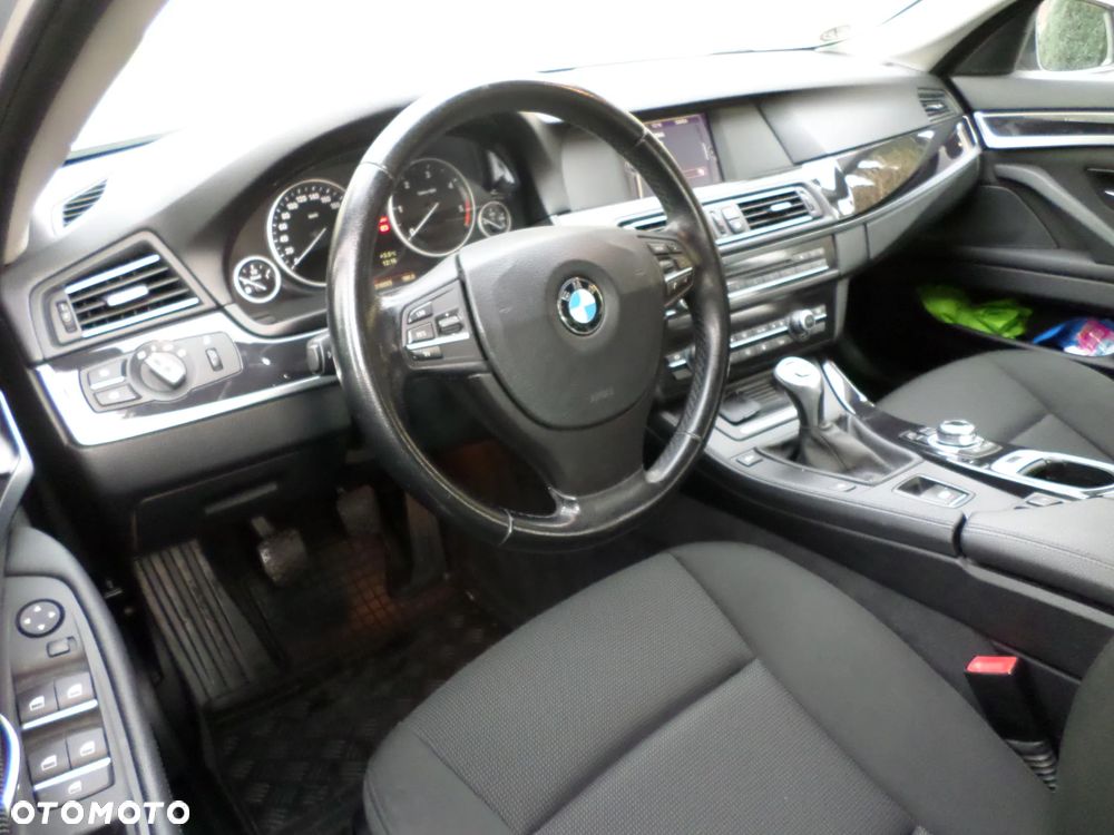 BMW Seria 5 520d - 25