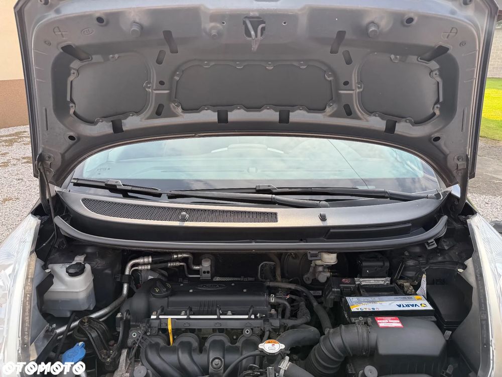 Kia Venga 1.6 CVVT Spirit - 33