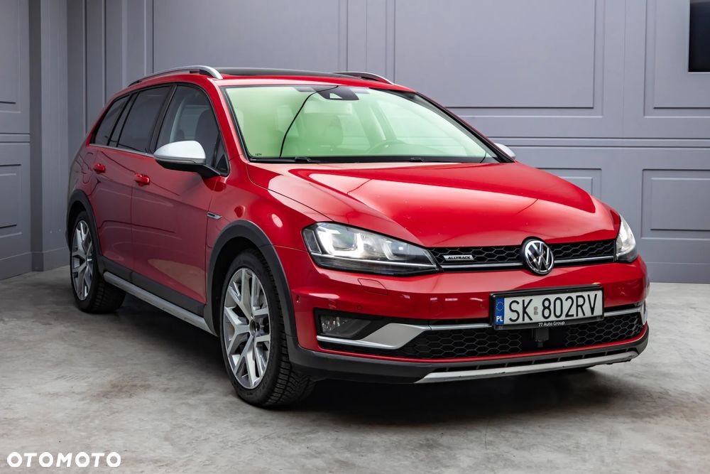 Volkswagen Golf - 1