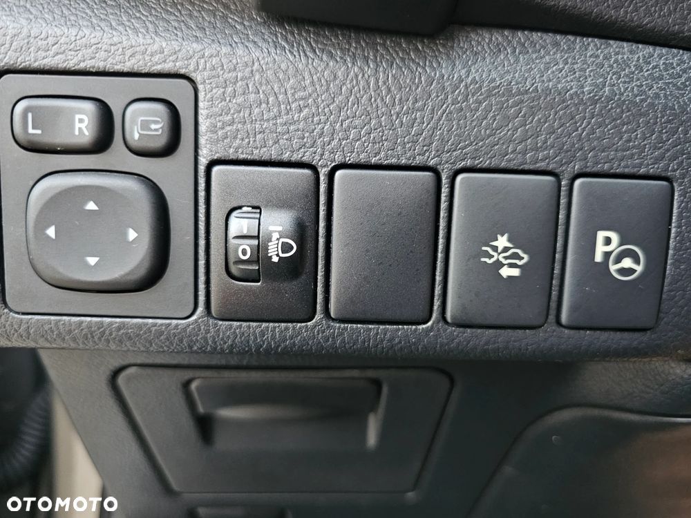 Toyota Auris 1.6 Premium - 19
