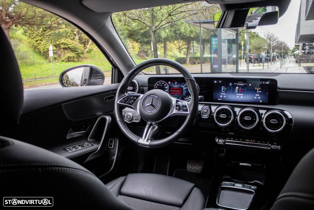 Mercedes-Benz A 250 e - 32