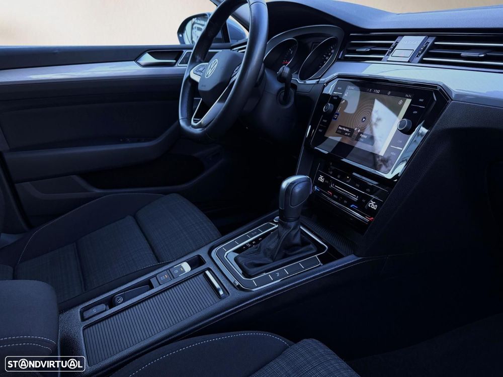 VW Passat Variant 2.0 TDi Business DSG - 11