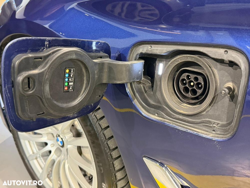 BMW Seria 5 530e Aut. Luxury Line - 14