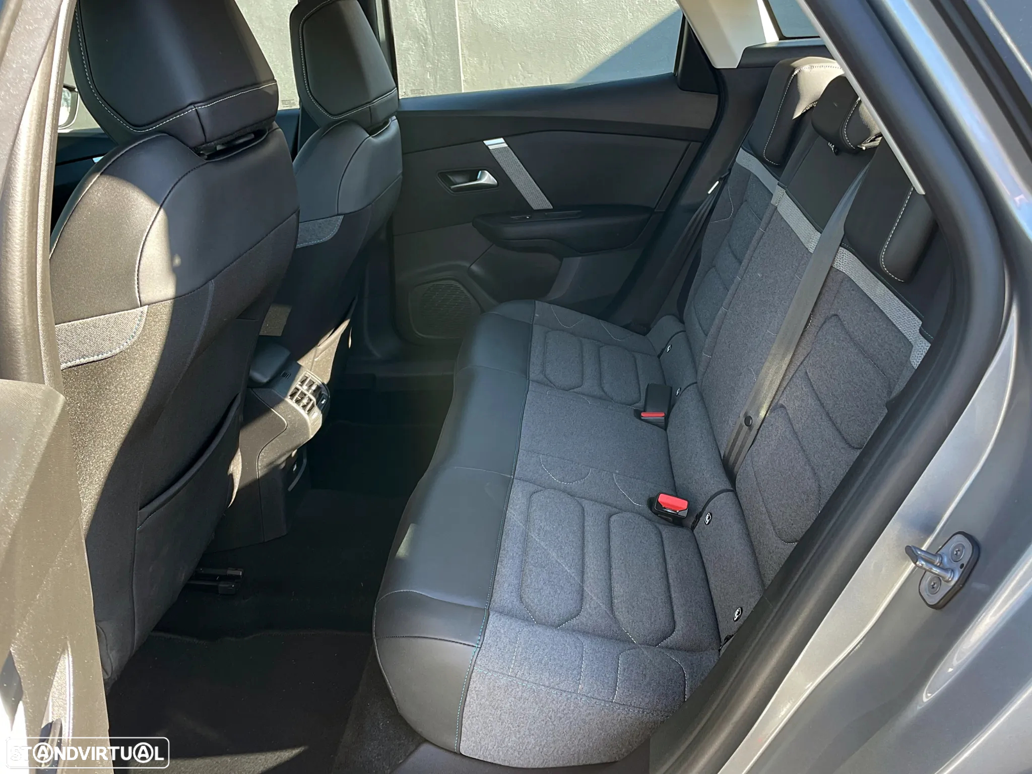 Citroën C4 PureTech 130 Stop&Start EAT8 FEEL PACK - 16
