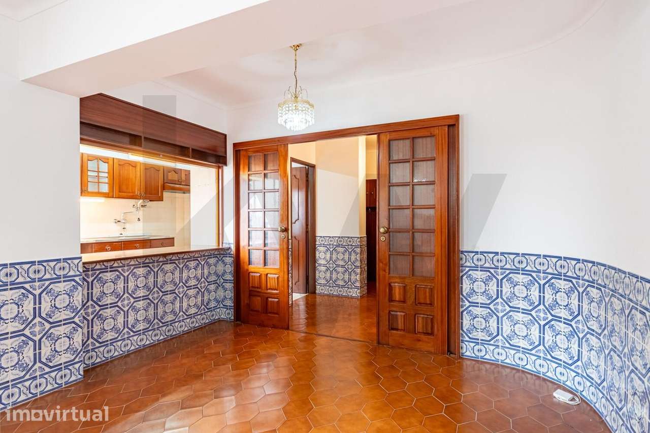 Apartamento T3 com Box de Garagem na Avenida dos Bombeiros Voluntários - Grande imagem: 5/38