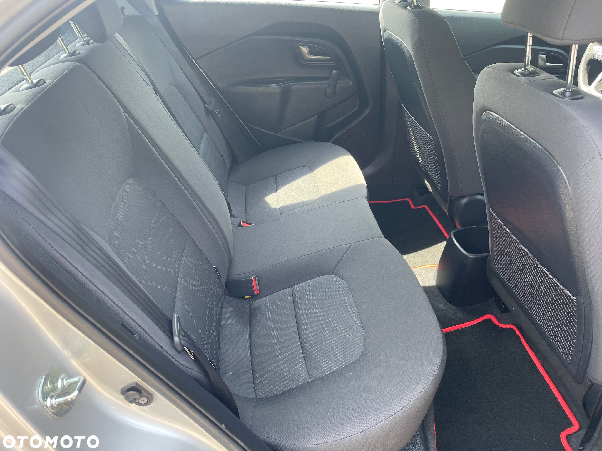 Kia Rio 1.4 L - 17