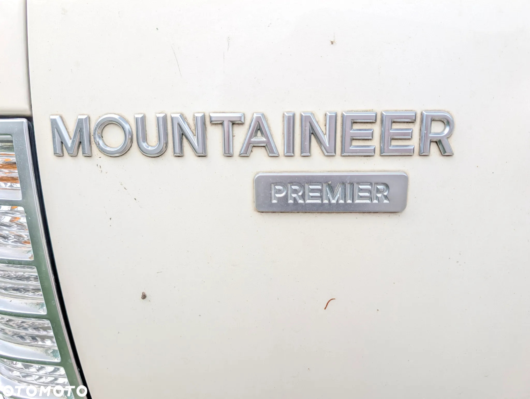 Mercury Mountaineer - 30